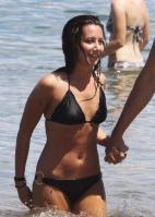 15258_ashley-tisdale-bikini-1-FP_3225432_Tisdale_Ashley_KKP_070409_123_105lo.jpg