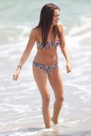 662372716_UploadedByKurupt_Ashley_Tisdale_At_The_Beach_in_Malibu_July02_2011_08_122_1091lo.jpg