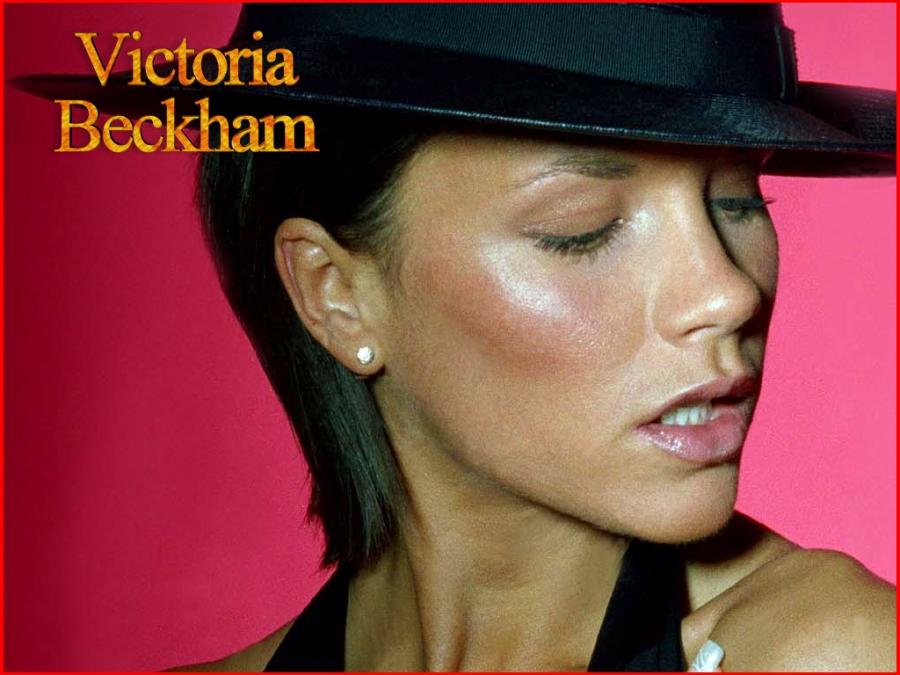 01501_victoria_beckham_wallpaper_40_122_370lo.jpg