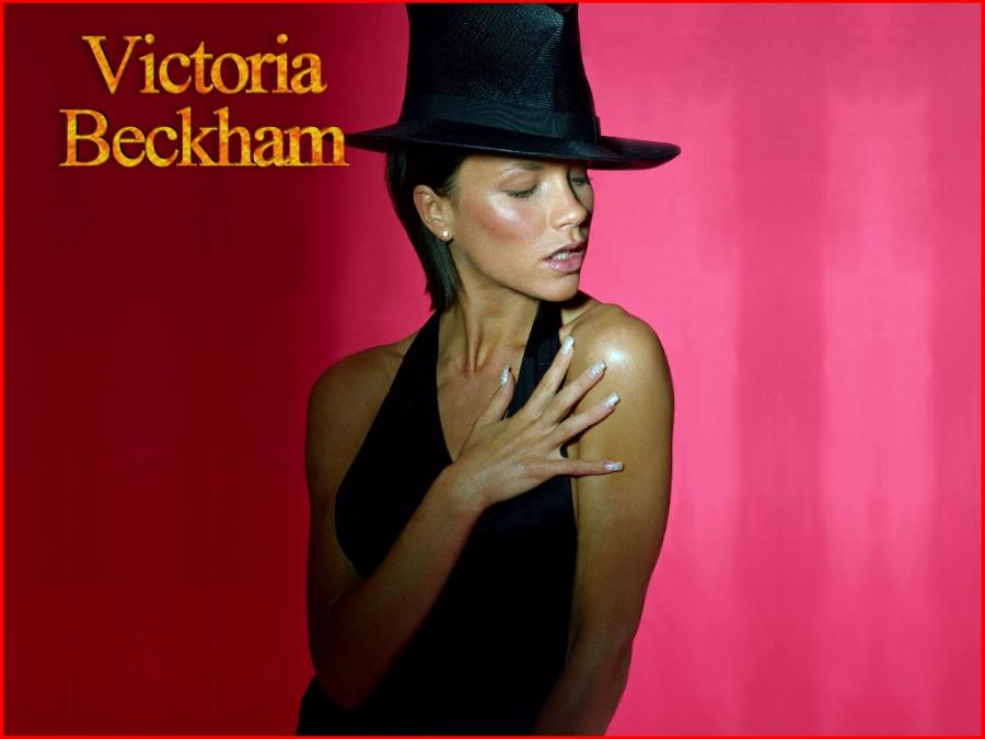 01501_victoria_beckham_wallpaper_41_122_528lo.jpg