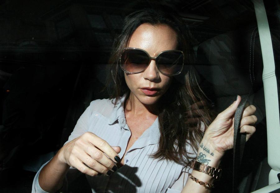 100810262_Victoria_Beckham_Scotts_Restaurant_01_122_392lo.jpg