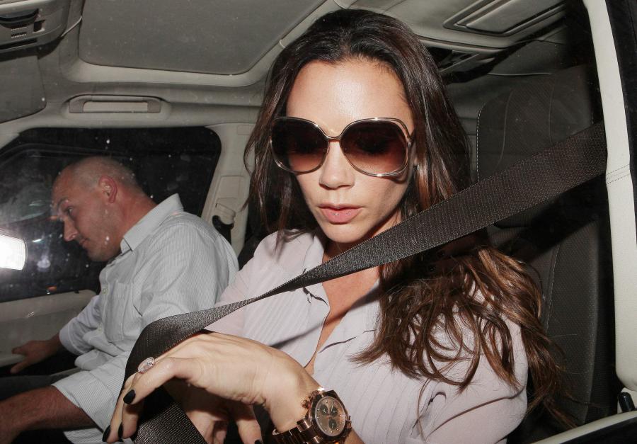 100810297_Victoria_Beckham_Scotts_Restaurant_01_122_393lo.jpg