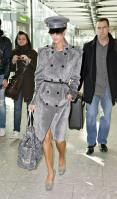 01392_Celebutopia-Victoria_Beckham_at_Heathrow_Airport-03_122_237lo.jpg