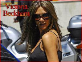 01471_victoria_beckham_wallpaper_31_122_443lo.jpg