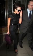 04062_Celebutopia-Victoria_Beckham_leaving_Claridges_hotel_in_London-01_122_360lo.jpg