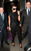 04513_Celebutopia-Victoria_Beckham_leaving_Claridges_hotel_in_London-06_122_539lo.jpg