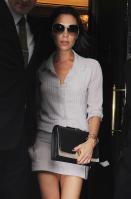 100807654_Victoria_Beckham_Scotts_Restaurant_01_122_355lo.jpg