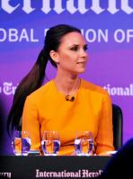 106005824_Victoria_Beckham_conference_01_122_221lo.jpg