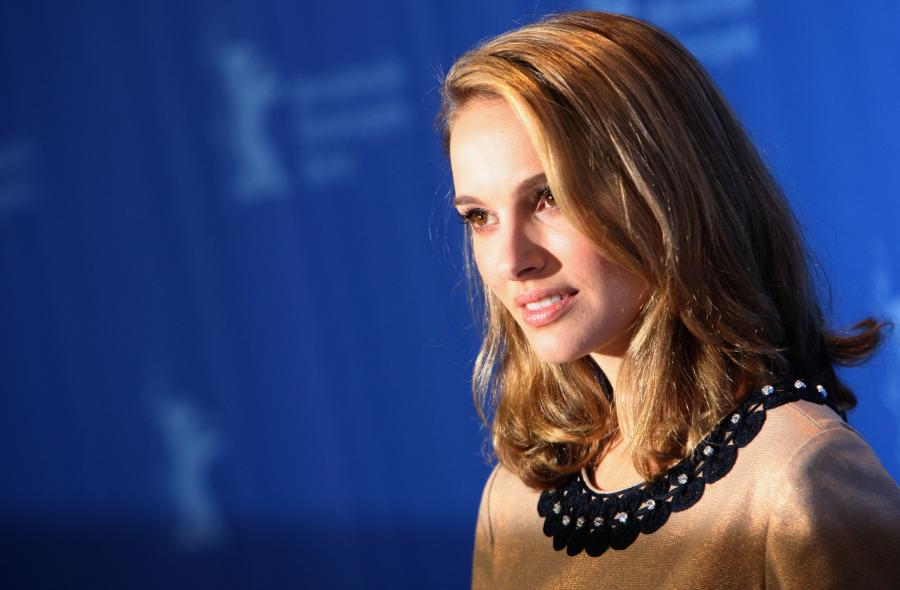 16317_natalie_portman_23_122_902lo.jpg