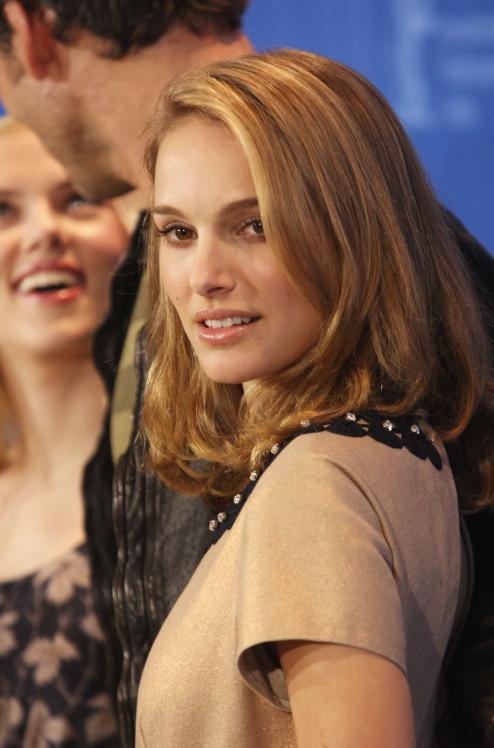 16324_natalie_portman_24_122_832lo.jpg