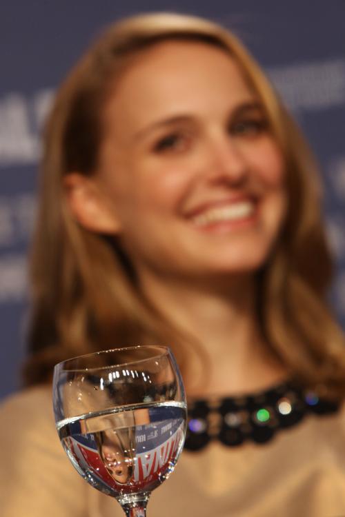 16363_natalie_portman_30_122_137lo.jpg