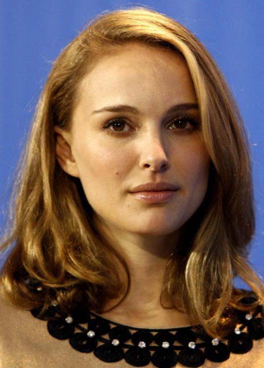 16599_natalie_portman_34_122_130lo.jpg