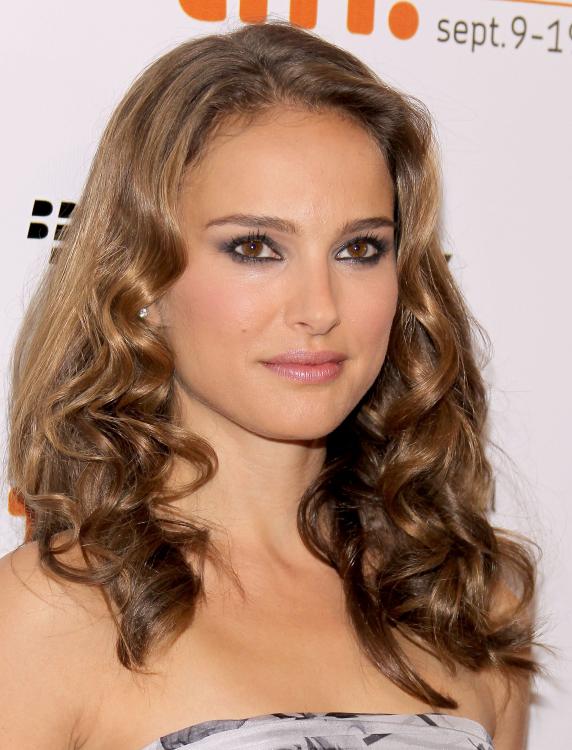 2RVLPMTN5Q_Natalie_Portman_Toronto_Festival_2010_09_13_6.jpg