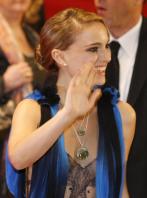 09043_Celebutopia-Natalie_Portman-The_Other_Boleyn_Girl_Premiere-38_122_183lo.jpg