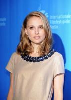 15686_natalie_portman_12_122_419lo.jpg