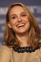 16327_natalie_portman_25_122_1137lo.jpg