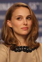 16342_natalie_portman_27_122_1118lo.jpg