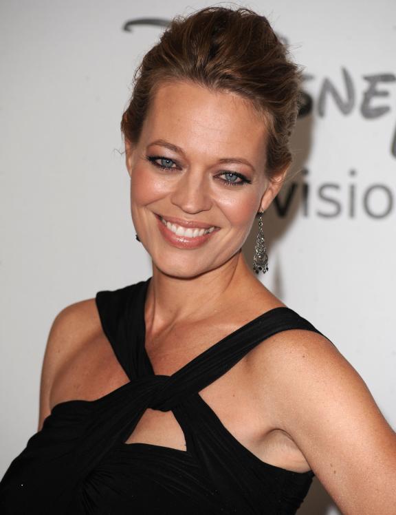 19768_JeriRyan_2010ABCSummerPressTour_07_122_347lo.jpg