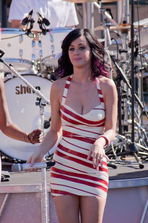 68699_Katyry15_122_122lo.jpg