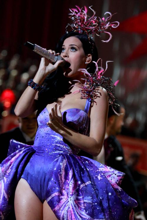 76813_KatyPerry_Ryder44_122_978lo.jpg