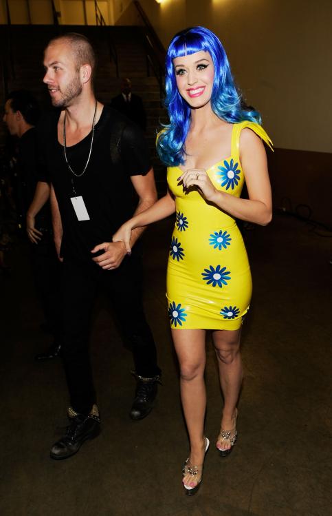 90921_KatyPerry_2010AnnualKidsChoiceAwardsBackstage_27thMarch_006_122_458lo.jpg