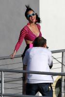 071750948_KatyPerry_Roof_TopPhotoshoot_Miami_030611_224_122_117lo.jpg