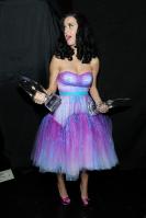 114050579_KatyPerry01052011_37thPeoplesChoiceAwards41.jpg