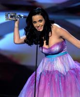 114050590_KatyPerry01052011_37thPeoplesChoiceAwards46.jpg