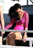 174932620_KatyPerry_Roof_TopPhotoshoot_Miami_030611_218_122_529lo.jpg