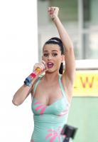 24952_Katyryderperryy12_122_85lo.jpg