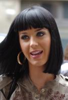 43814_Celebutopia-Katy_Perry_arriving_at_the_BBC_Radio_2_studio-04_122_203lo.jpg