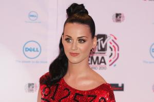 46932_KatyPerry_2010MTVEuropeAwards_7thNov_031_122_205lo.jpg