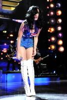 47786_Katy_Perry8_122_5lo.jpg