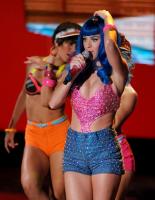 81975_KatyPerry_2010MTVMovieAwardssHOW_June6th_016_122_560lo.jpg