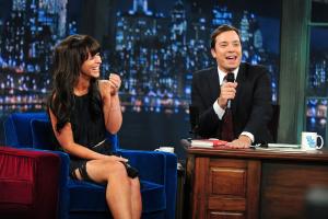 88949862_Jennifer_Love_Hewitt_appears_on_Late_Night_with_Jimmy_Fallon_show_1_122_179lo.jpg