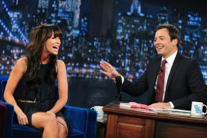 88949904_Jennifer_Love_Hewitt_appears_on_Late_Night_with_Jimmy_Fallon_show_1_122_181lo.jpg