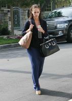 92515_Jennifer_Love_Hewitt_arrives_at_Pier_59_Studios_in_Santa_Monica20801_122_438lo.jpg