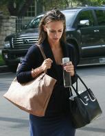 92626_Jennifer_Love_Hewitt_arrives_at_Pier_59_Studios_in_Santa_Monica20799_122_588lo.jpg