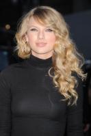 38603_Taylor_Swift_-_Visits_Late_Show_New_York_-_10th_Nov_2008_040_122_44lo.jpg