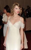 83681633_10MetropolitanMuseumofArtCostumeInstitutegala-May3rd_040.jpg