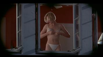 Cameron Diaz striptease