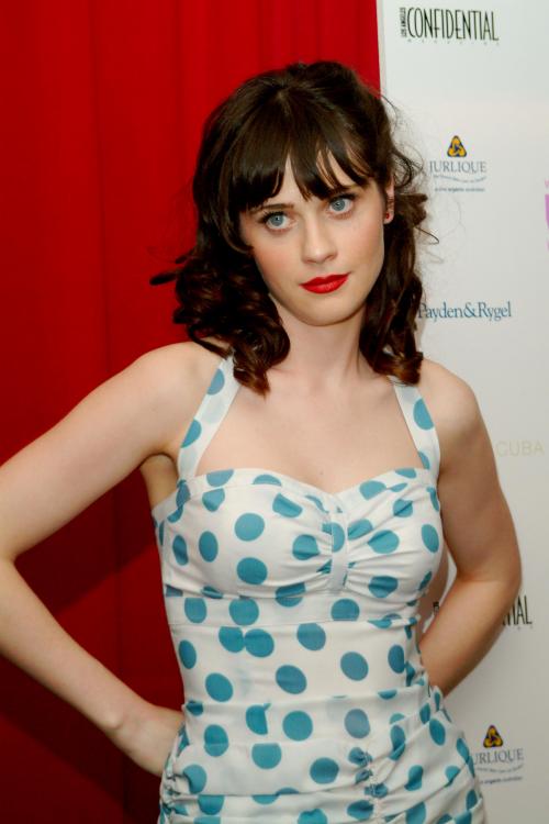 102571575_zooeydeschanel22bd.jpg