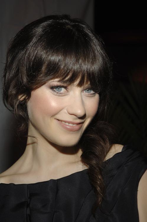 49437_50422zooeydeschanelpsarts0047e_123_1176lo.jpg