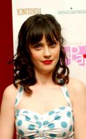 102571761_zooeydeschanel90fq.jpg