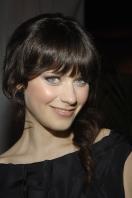 49437_50422zooeydeschanelpsarts0047e_123_1176lo.jpg