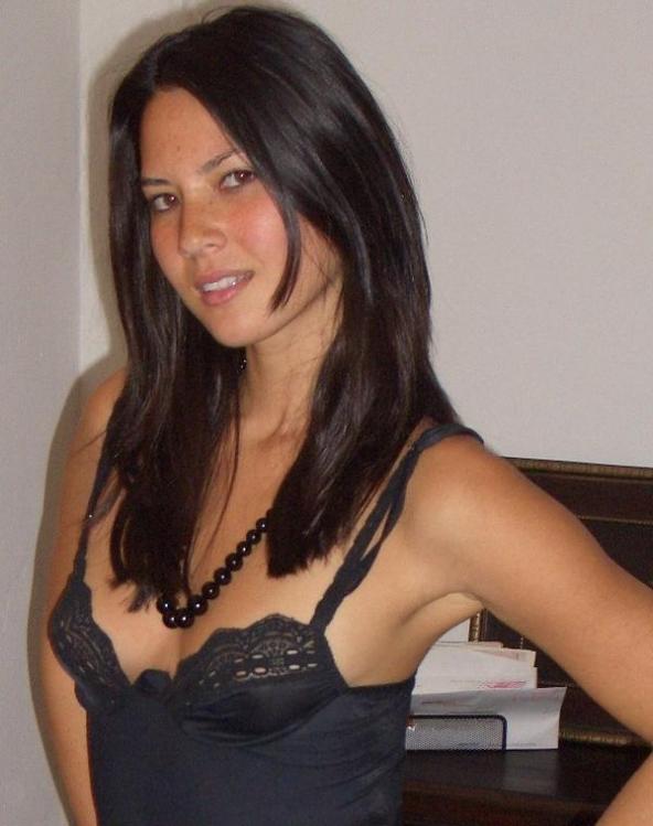 99103239_Olivia_Munn_10.jpg