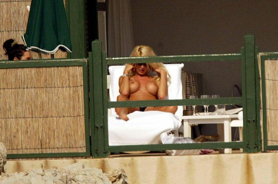 Victoria Silvstedt sunbathing topless - picture #20913.