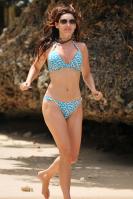 21595_0630_kelly_brook_bikini_day4_09_122_41lo.jpg