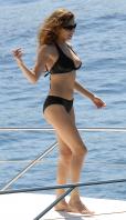 64695_Kelly_Brook_11_122_538lo.jpg