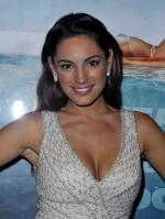 95380628_Kelly_Brook036.jpg